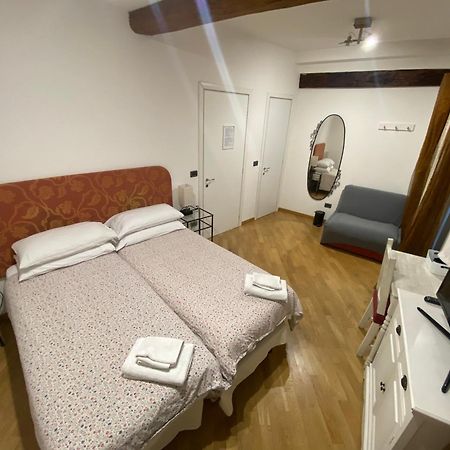 בולוניה B&B And Home La Piazzetta Della Pioggia מראה חיצוני תמונה