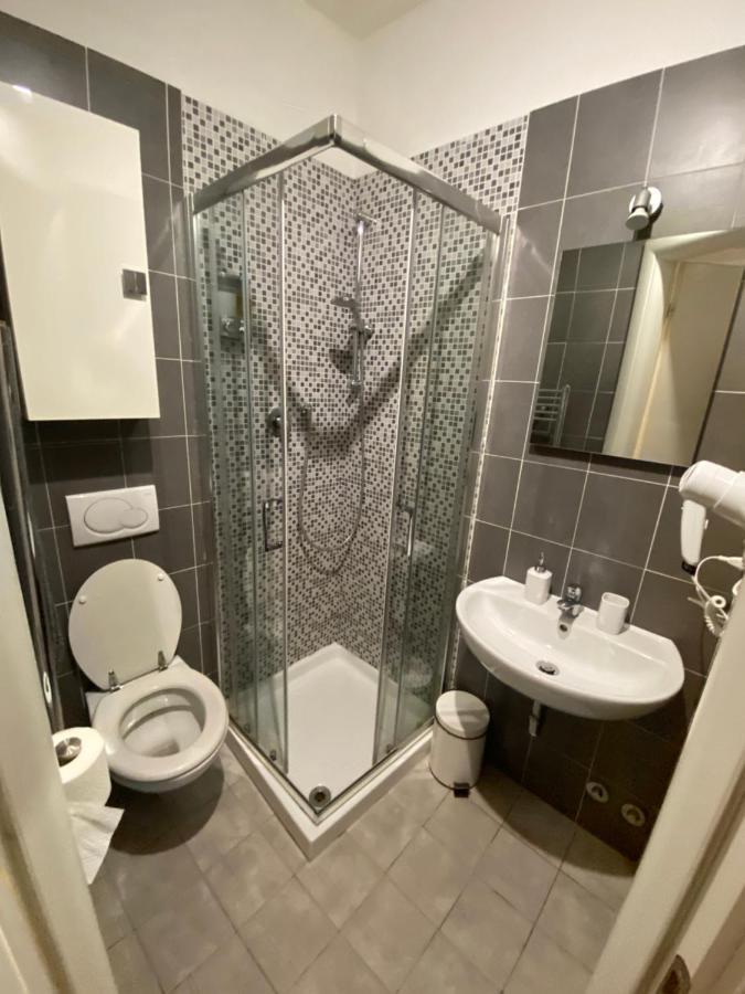 בולוניה B&B And Home La Piazzetta Della Pioggia מראה חיצוני תמונה